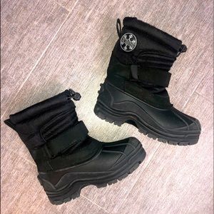 Totes Boots. Size 11T. Good condition.